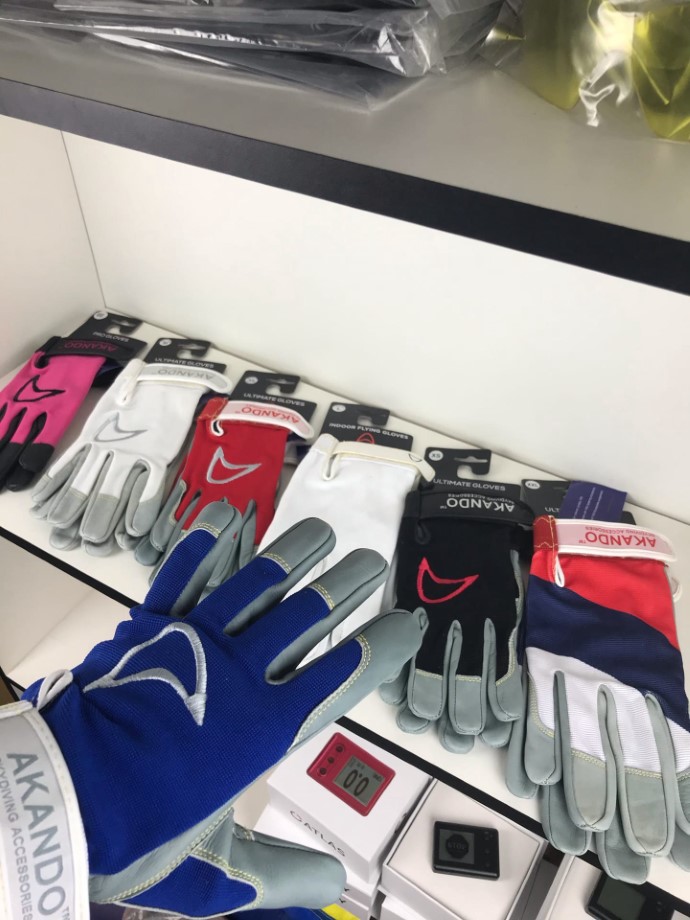 Летние перчатки Akando